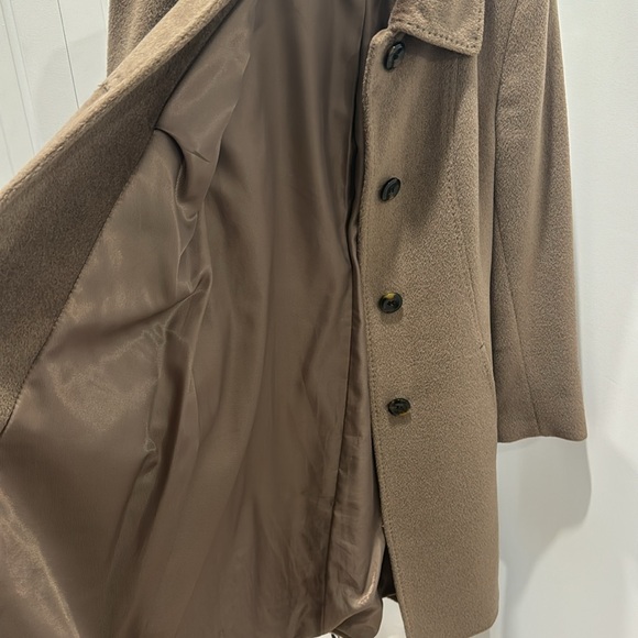 Jones New York long coat for winter. casual chic - Picture 3 of 3